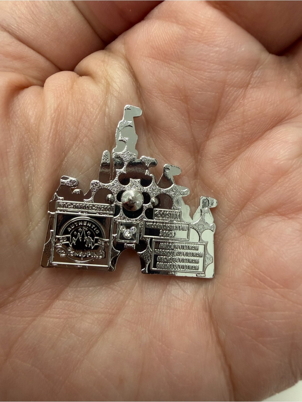 Disney 101 Dalmatians castle pin - Picture 2 of 2